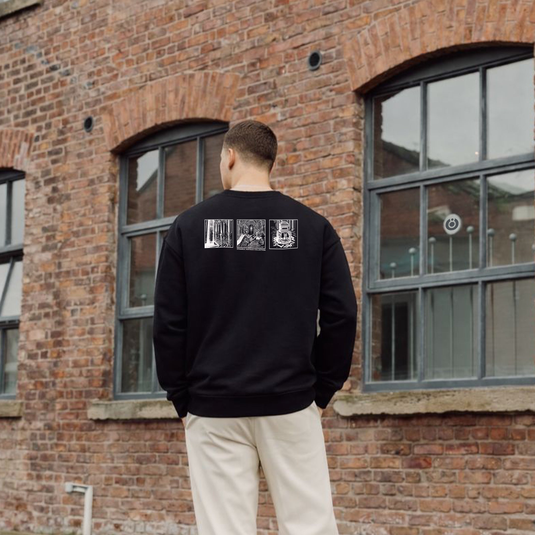 Black Crew Neck Sweatshirt Yerebatan &amp; Medusa